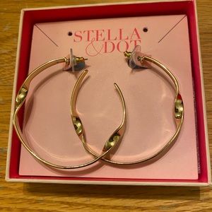 Stella & Dot Delicate Twist hoops